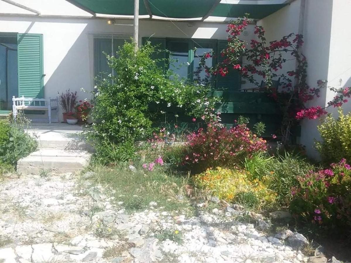 Rocky Mountain Way Villa Sellia  Exterior photo